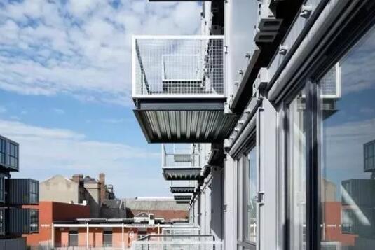 濟南天橋區(qū)濱河南路住人集裝箱公寓